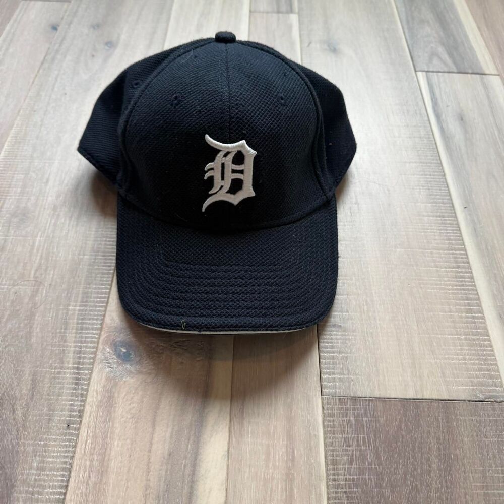 New-era Men's Black and Navy Hat